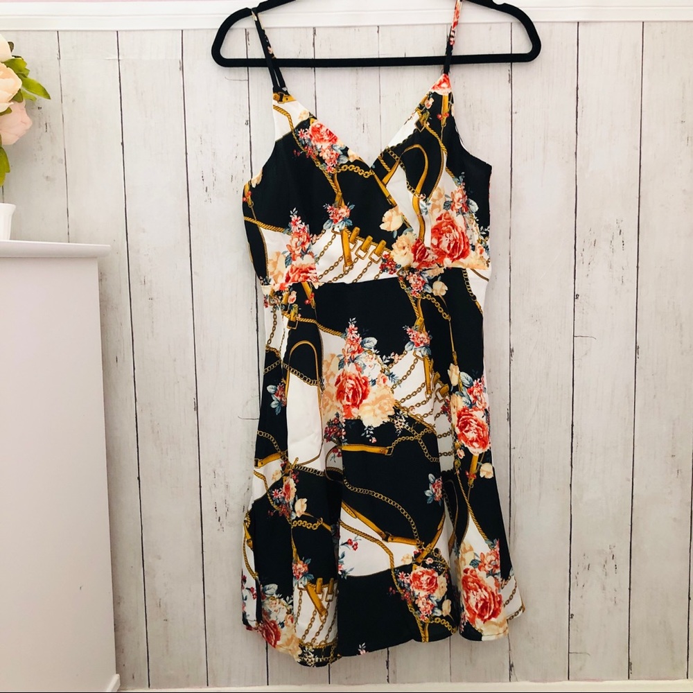 NWT GILLI Floral Chain Pattern Sleeveless Dress